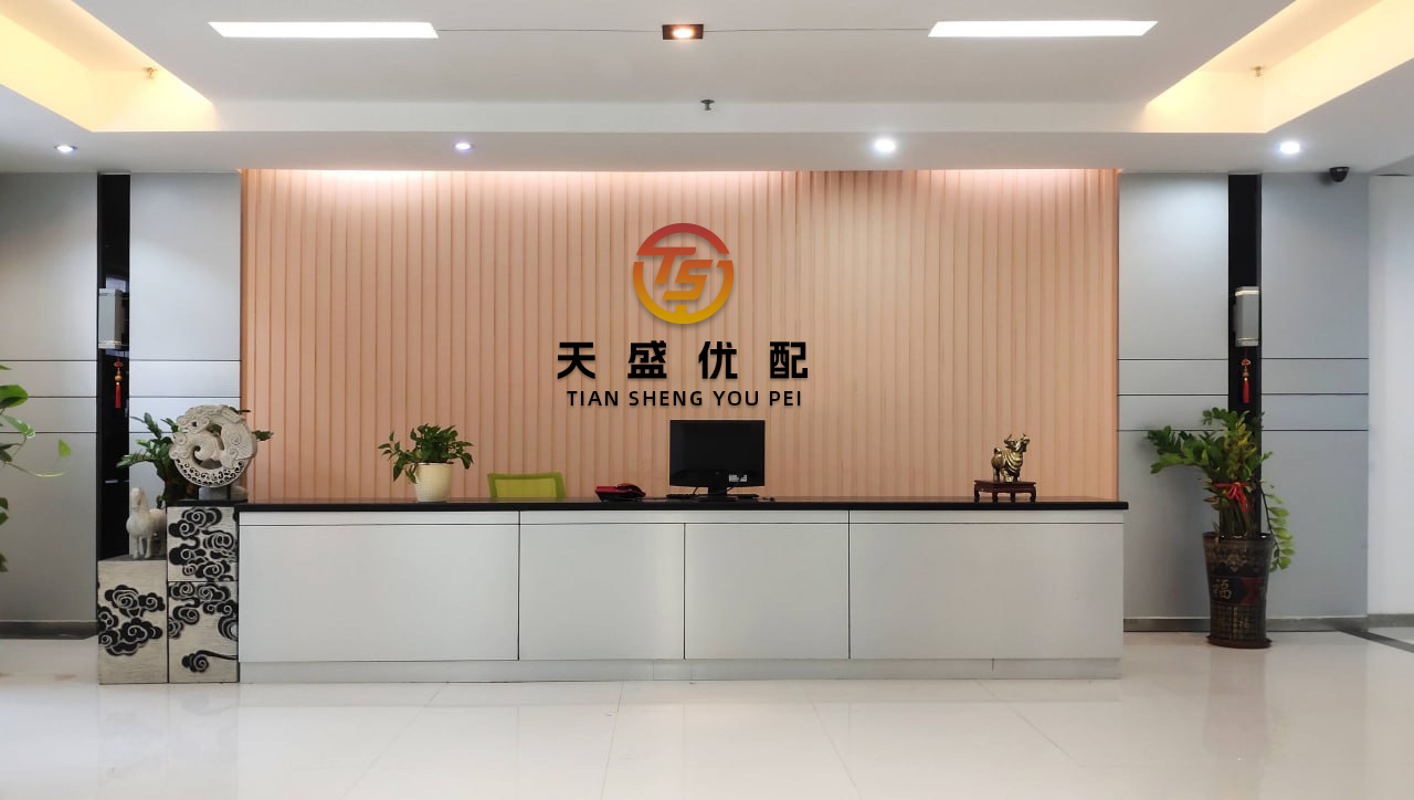 股巢网 迪拜一高楼发生大火超3800人疏散